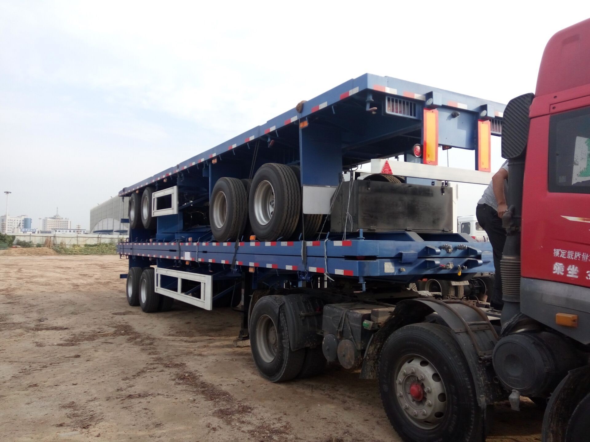 3 flatbed trailers with bogie suspension shipped to Pointe Noire, Congo